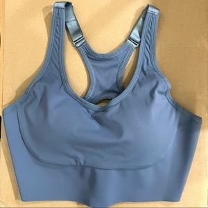New High-quality racerback sports bra with triple hook closure